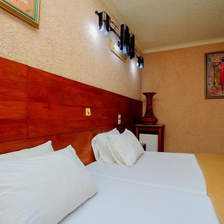 Hotel Le Prince Cotonou Bagian luar foto