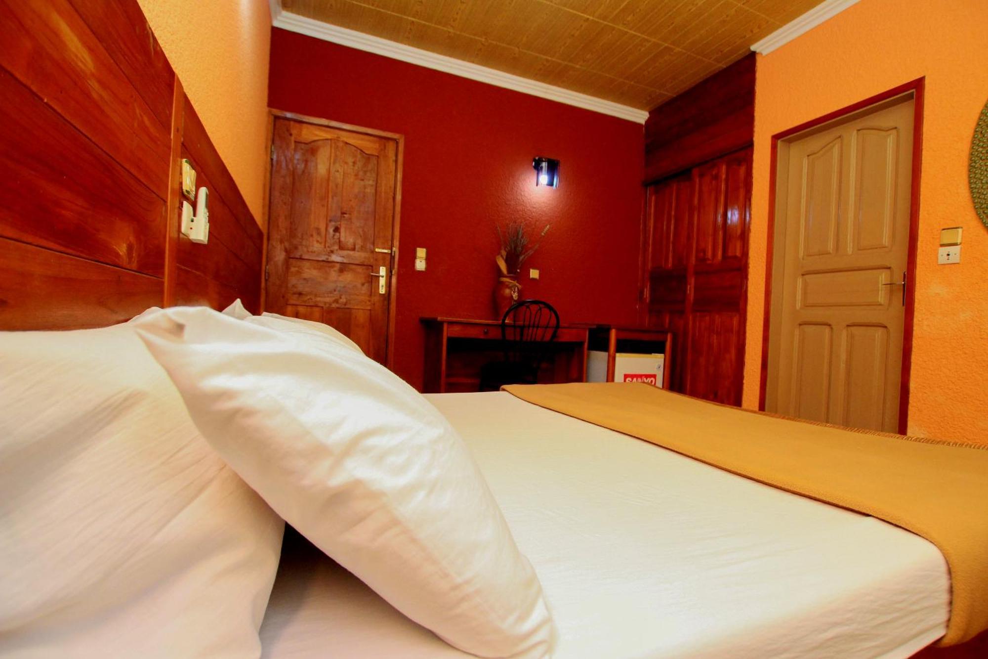 Hotel Le Prince Cotonou Bagian luar foto