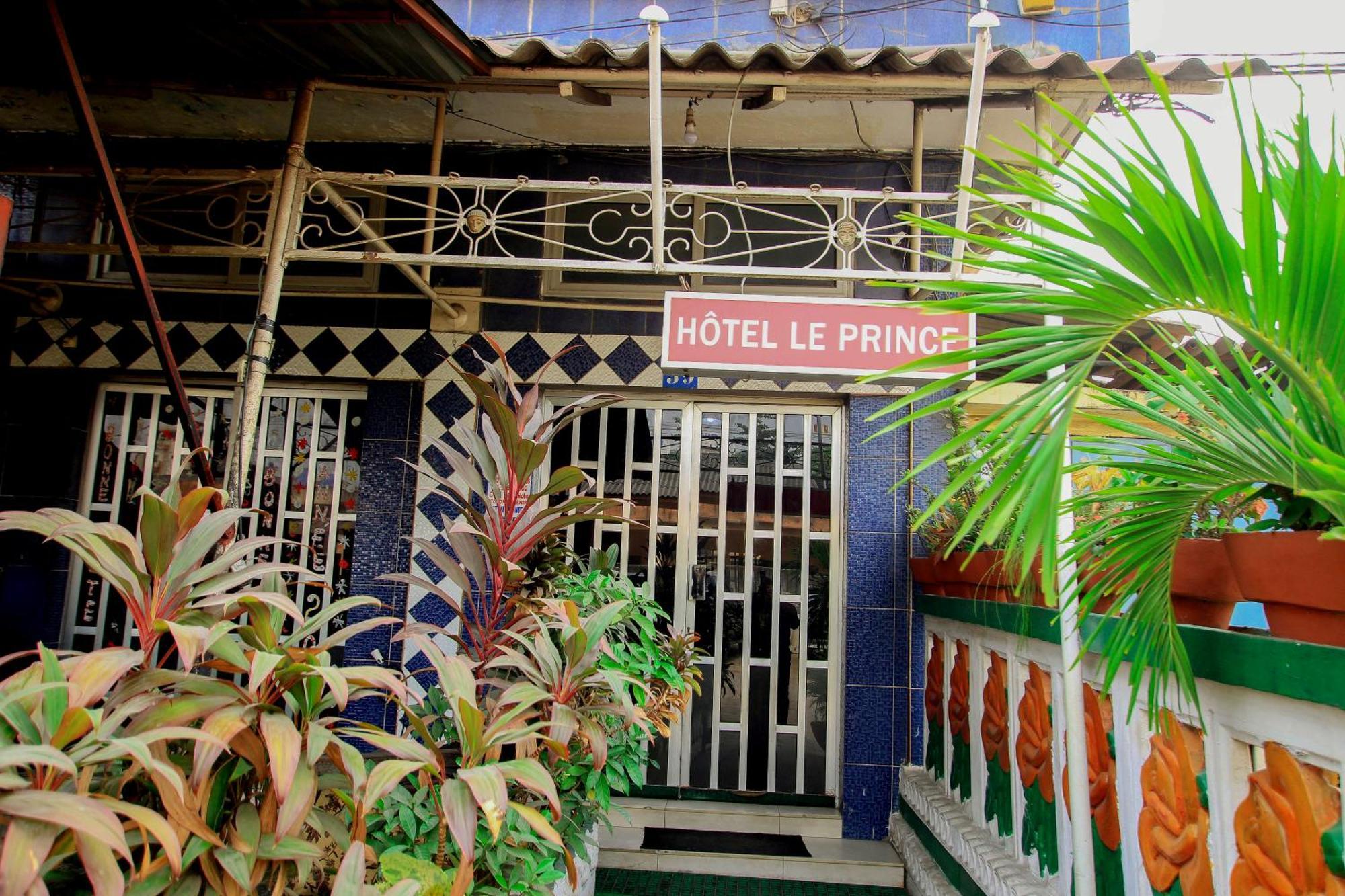Hotel Le Prince Cotonou Bagian luar foto