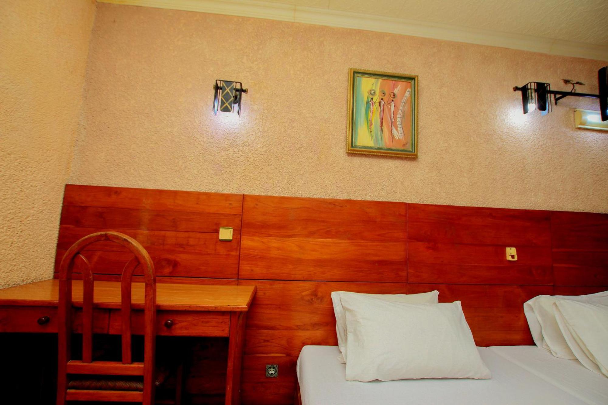 Hotel Le Prince Cotonou Bagian luar foto